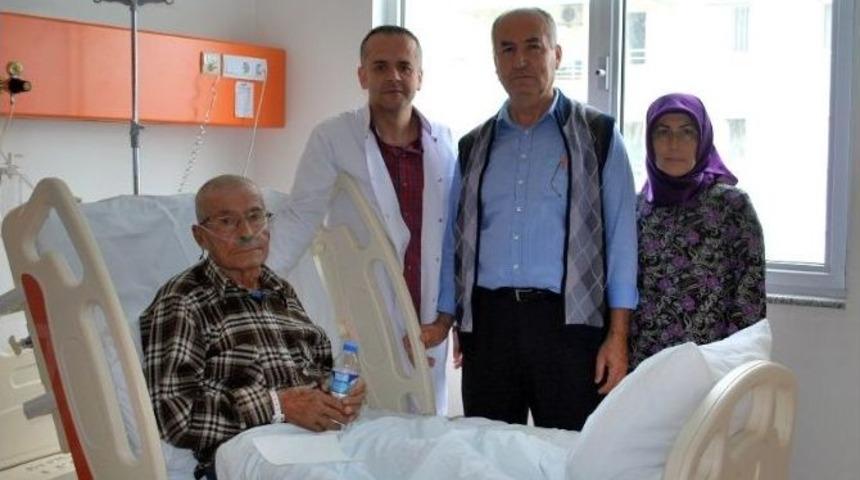 İdrar Kesesinden Yumurta B&uuml;y&uuml;kl&uuml;ğ&uuml;nde Taş &Ccedil;ıktı