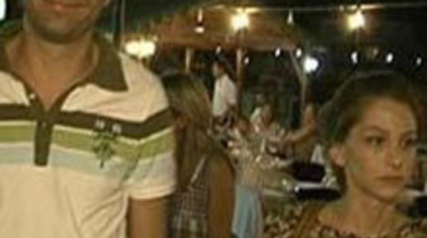 Dizideki Kızına Aşık Oldu!