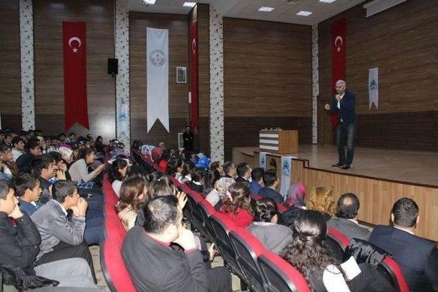 D&uuml;nyanın En Akıllı Adamı &Ouml;ğrencilerle Buluştu 1