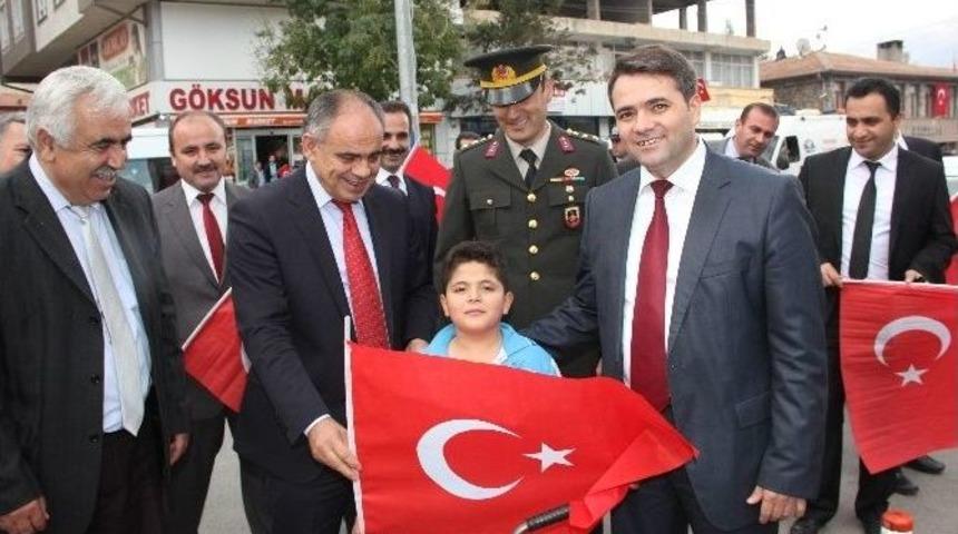 Yahyalı’da Bayrak Sevgisi