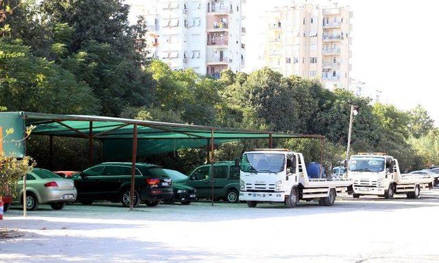 Dünyaca Ünlü İsimleri Taşıyan Otomobile Haciz