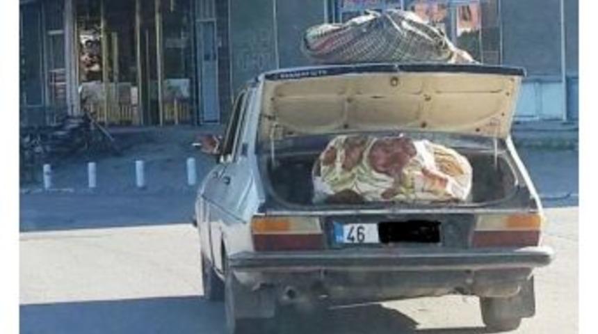 Ekmek Yüklü Otomobil Trafiği Tehlikeye Attı