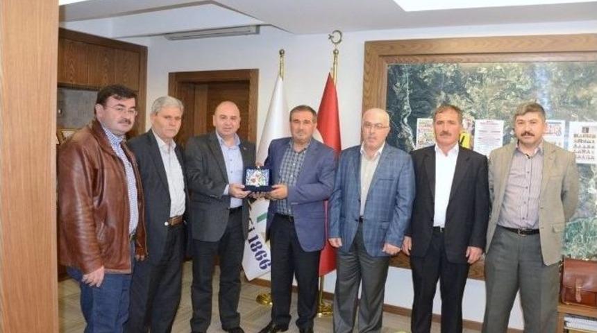 Bigadi&ccedil; Belediye Başkanı, Başkan Saraoğlu&rsquo;nu Ziyaret Etti