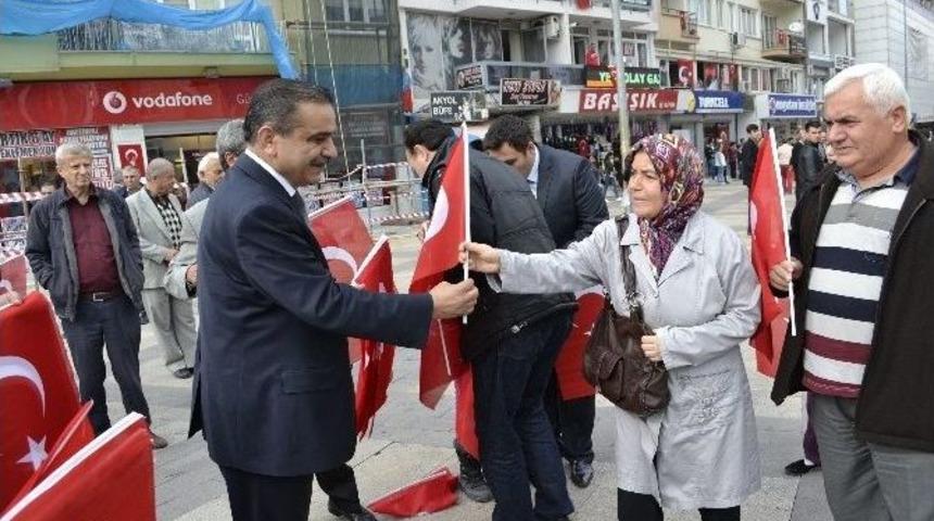 Mhp 20 Bin T&uuml;rk Bayrağı Dağıttı