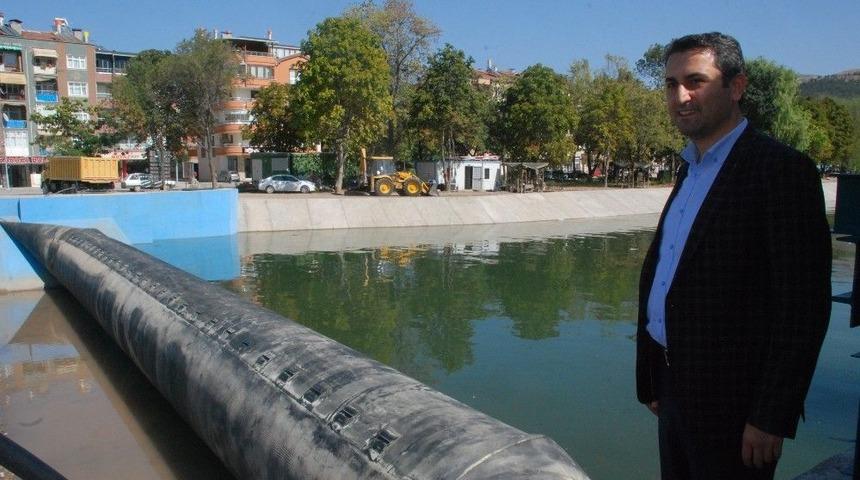 Gondolların Y&uuml;zeceği Yeşilırmak&rsquo;ta Su Tutulmaya Başladı