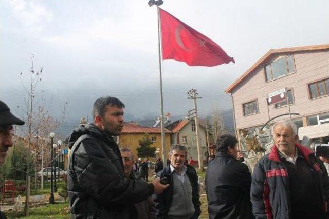 Parktaki Havuza Yıkım Kararına Mahalleli Tepkisi 3