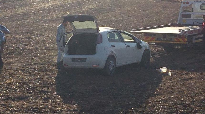 Otomobil Şarampole Yuvarlandı