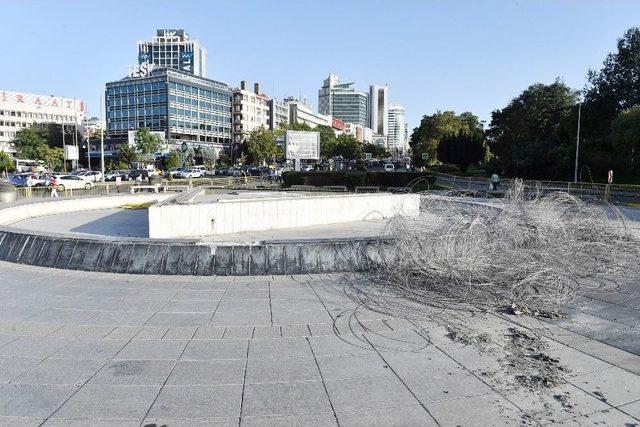 Ankara Büyükşehir’den Tbmm Önündeki Atatürk Meydanı Açıklaması