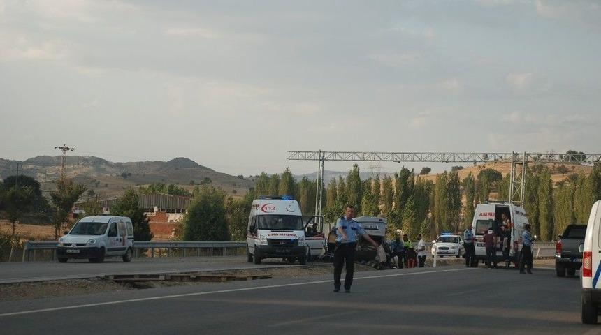Gediz&rsquo;de Trafik Kazası: 6 Yaralı