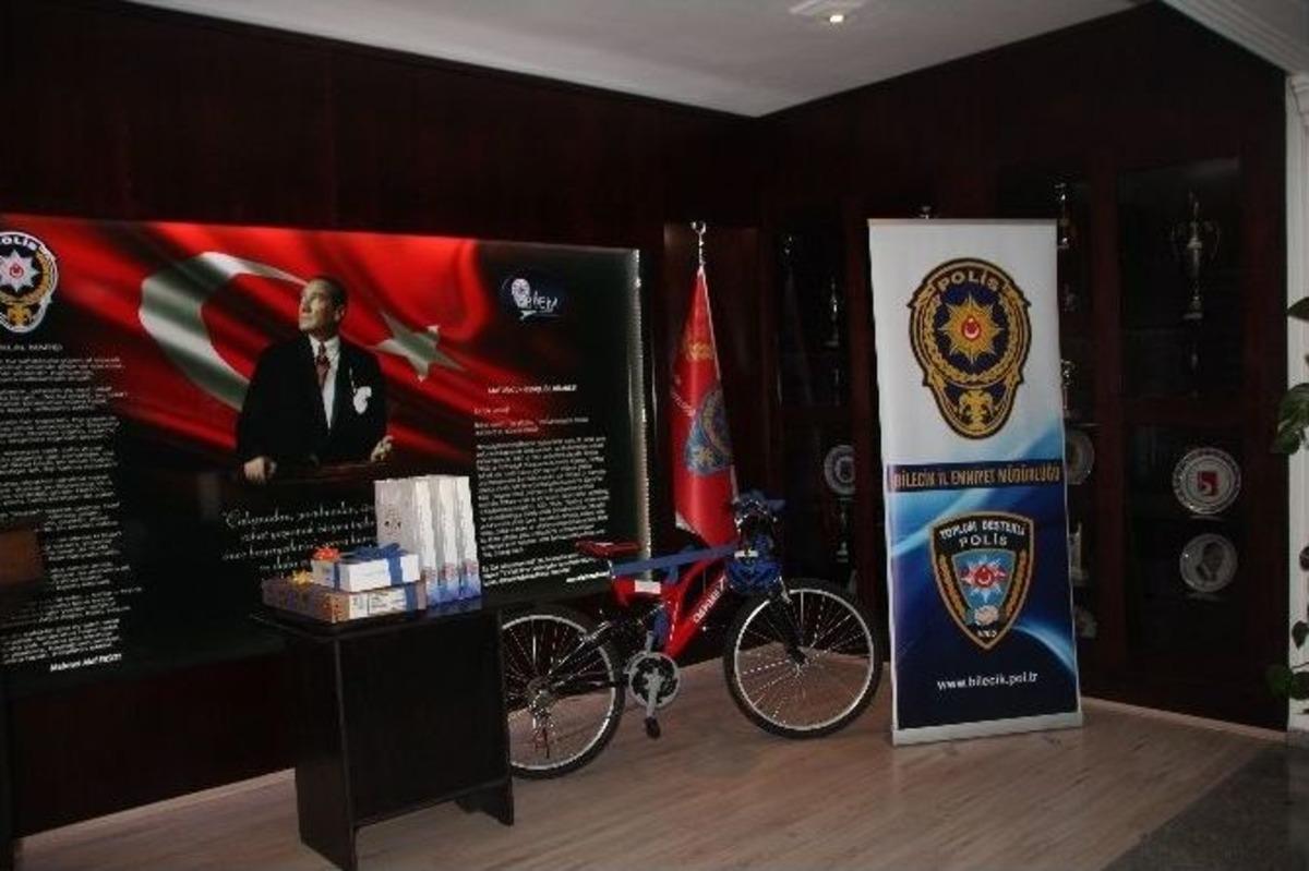 Toplum Destekli Polis Şube M&uuml;d&uuml;rl&uuml;ğ&uuml; Tarafından &ldquo;kitap Okuma&rdquo; Yarışmasında Dereceye Girenler &Ouml;d&uuml;llendirildi