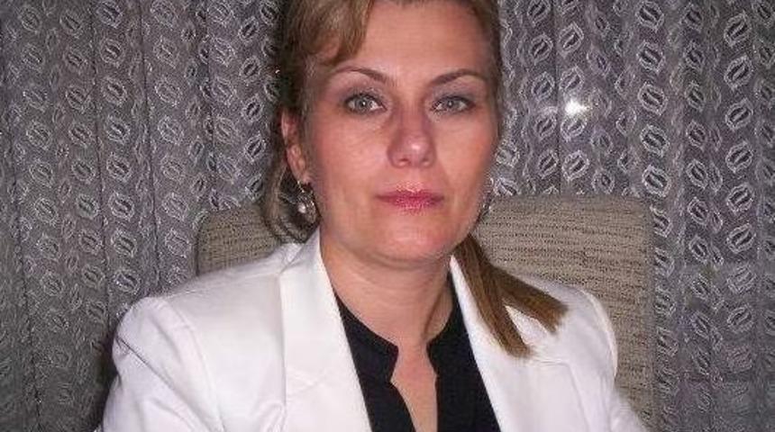 Boz&uuml;y&uuml;k Yasemin &Ouml;ğretmenine Ağladı