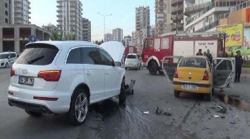 Mersin İdmanyurdu Kaptanı Servet &Ccedil;etin Kaza Ge&ccedil;irdi