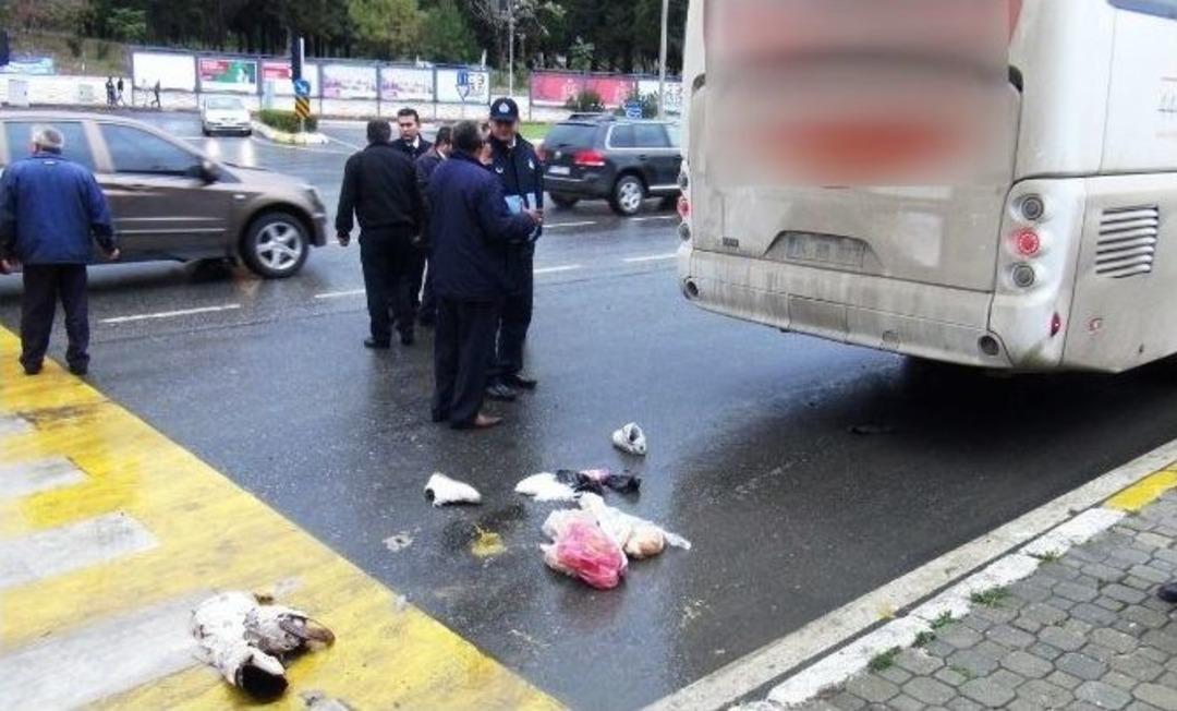 Yaya Ge&ccedil;idinden Ge&ccedil;erken Otob&uuml;s&uuml;n Altında Kaldı