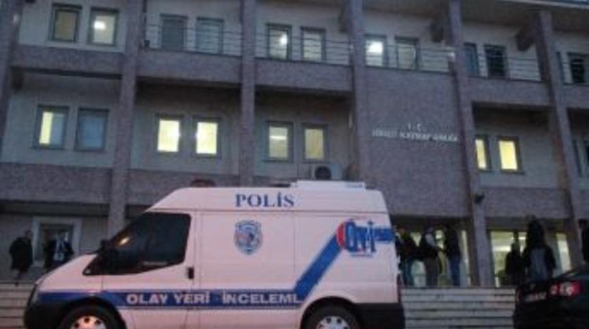 Emekli Polis, Kaymakamlıkta Dehşet Sa&ccedil;tı: 1 &Ouml;l&uuml;, 3 Yaralı