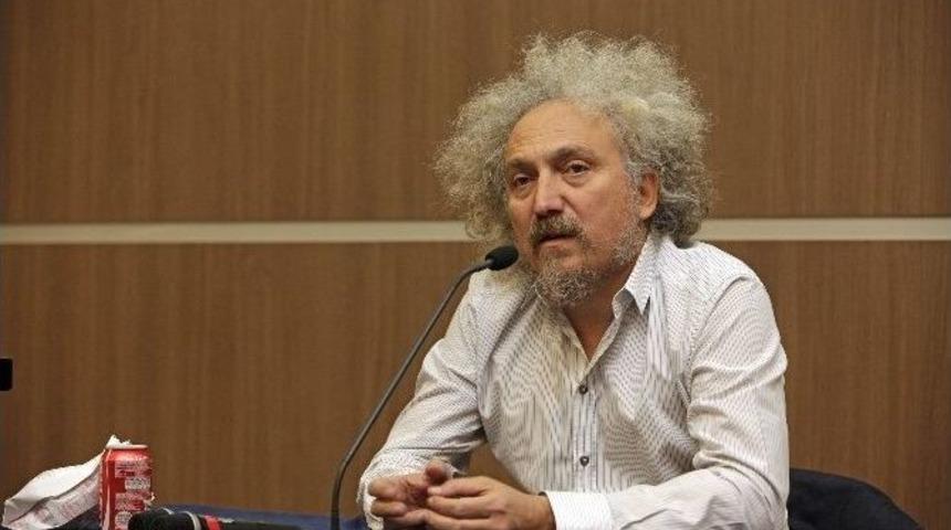 &Uuml;nl&uuml; Y&ouml;netmen Y&uuml;ksel Aksu, Yaşar &Uuml;niversitesi&rsquo;nde