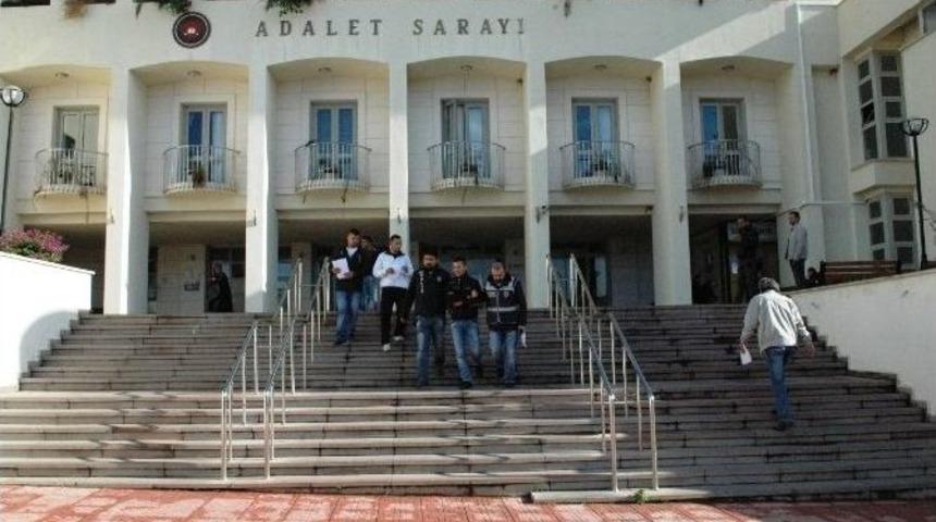 17 Yaşında 33 Ev Soydu