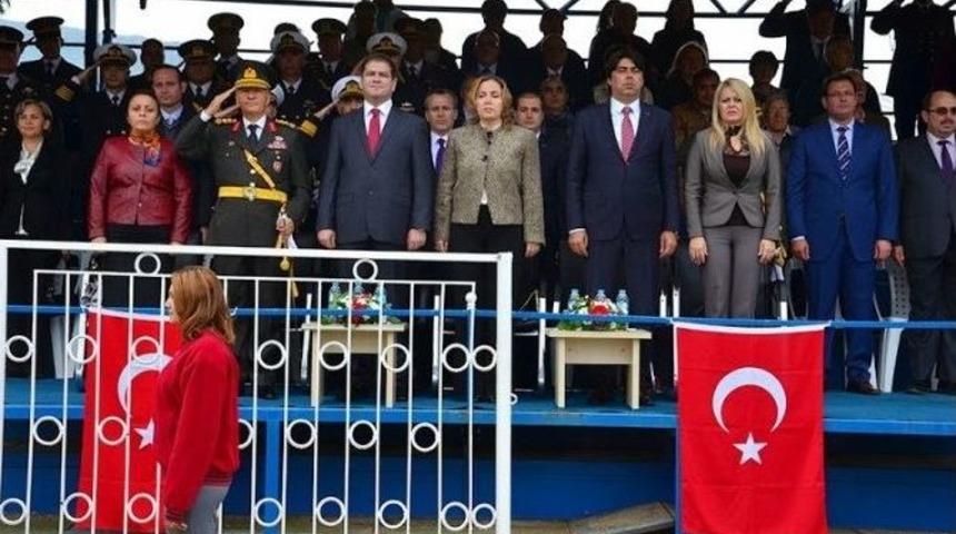 Fo&ccedil;a Cumhuriyetin 91. Yılını Coşkuyla Kutladı