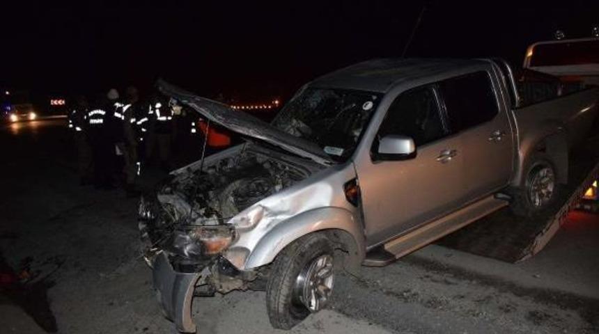 Adıyaman'da Kamyonet Derildi: 1 &Ouml;l&uuml;, 1 Yaralı