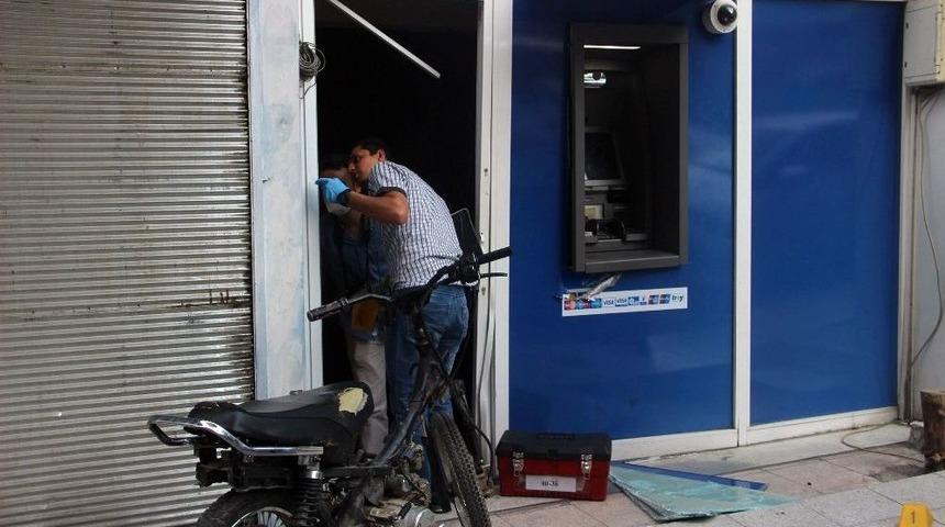 Motosikletle Atm &rsquo;ye Girdi