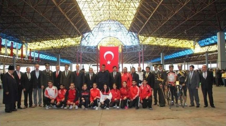 Cumhuriyet Bayramı Hendek&rsquo;te Coşkuyla Kutlandı