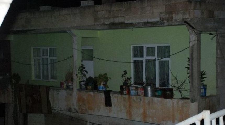 Tartıştığı Kocasını &Ouml;ld&uuml;rd&uuml;