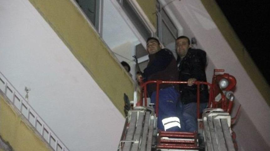 İntihar İhbarı Polisi Alarma Ge&ccedil;irdi