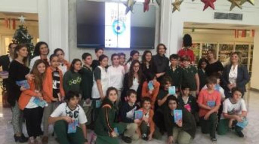 Yazar Elif Şafak &Ccedil;ocuk Okurlarıyla Buluştu