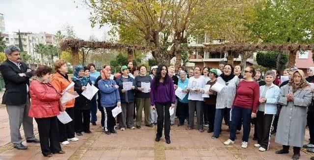 Antalya&rsquo;da 5 Bin Kadın Şiddete G&uuml;lerek Cevap Verecek 2