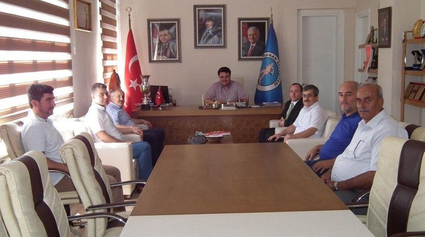 Milli Eğitim M&uuml;d&uuml;r&uuml; Yıldız Kaymakam Ve Belediye Başkanını Ziyaret Etti