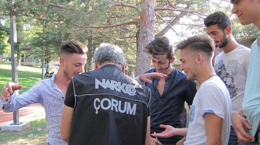 &Ccedil;orum&rsquo;da Narkotimler Sokağa İndi