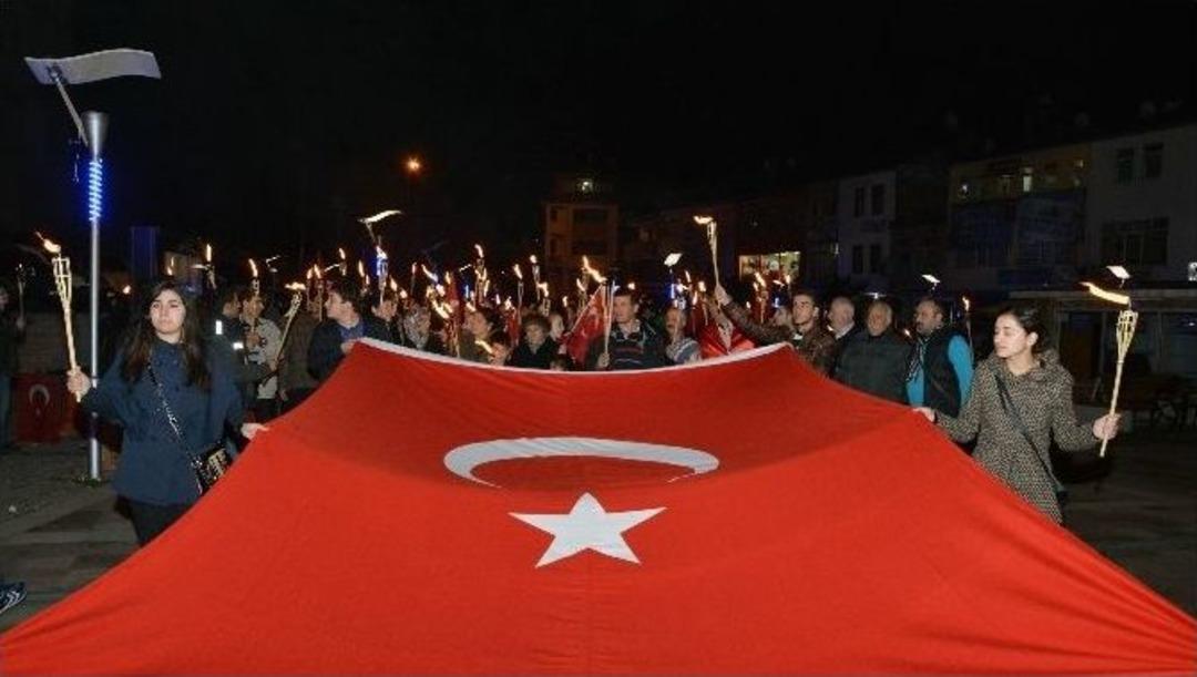 G&uuml;m&uuml;şhane&rsquo;de Meşaleli Y&uuml;r&uuml;y&uuml;ş