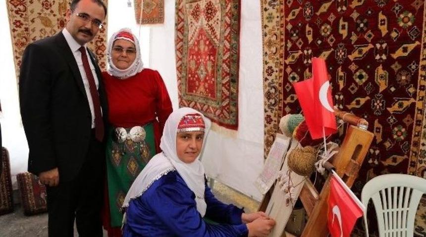 Cumhuriyetin Aydınlığında Sanat Festivali&lsquo;nin Sertifika T&ouml;reni Yapıldı