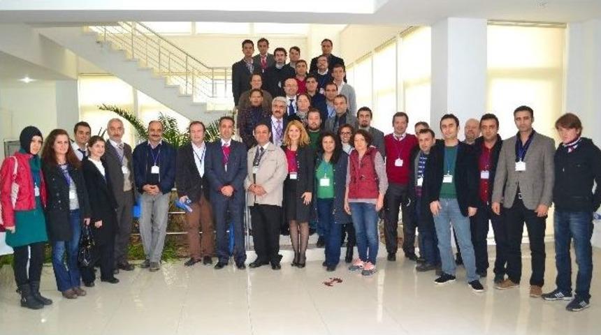 Ad&uuml;&rsquo;den &ldquo;&uuml;niversiteliye Y&ouml;nelik Ders Kitapları: Nasıl?" &Ccedil;alıştayı