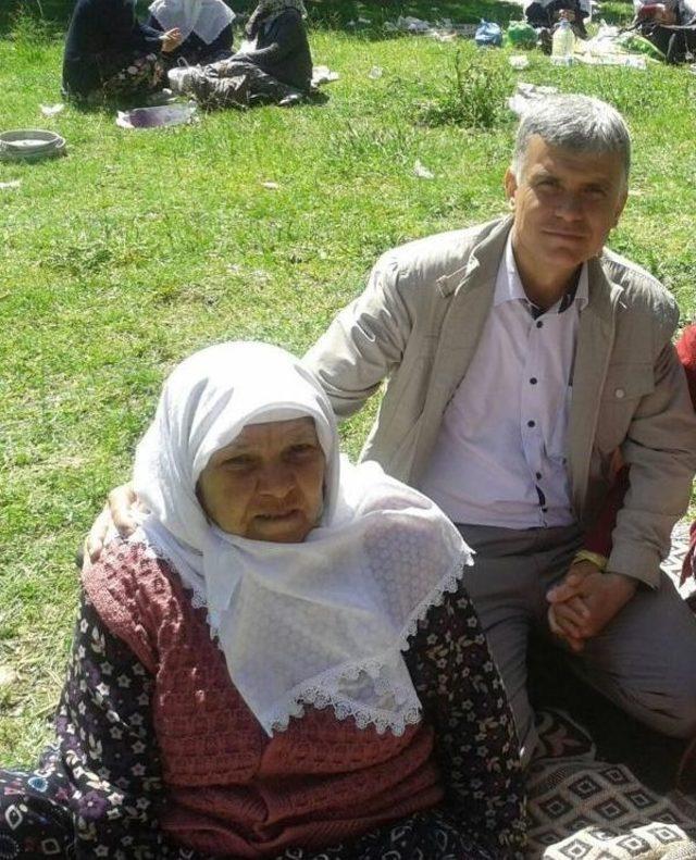 Karşıya Ge&ccedil;mek Isteyen Kadının Feci &Ouml;l&uuml;m&uuml; 2