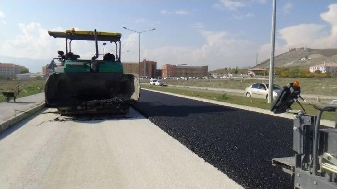 Erzincan Araştırma Hastanesi Bulvarının Asfalt D&ouml;k&uuml;m&uuml; Startı Verildi