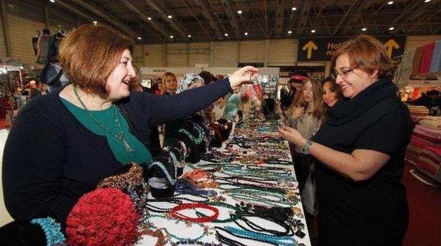 Konak&rsquo;ın Kursiyerleri Hediyelik Fuarı&rsquo;na Renk Kattı