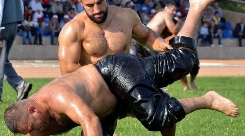 Altın Kemerli Pehlivanlar Cumhuriyet İ&ccedil;in Mersin&rsquo;de Buluştu