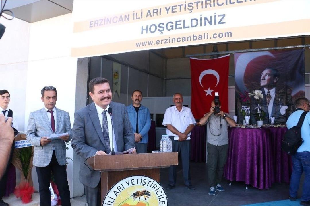 Erzincan&rsquo;da Balmumu Ve Arı Keki Tesisi T&ouml;renle A&ccedil;ıldı
