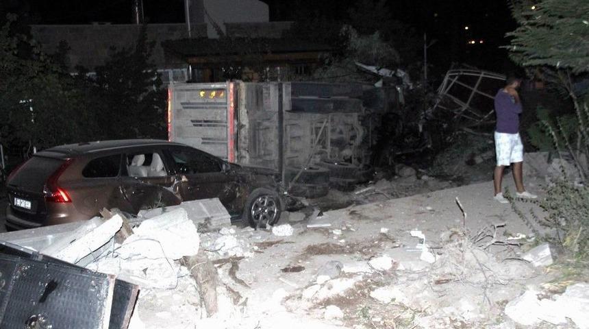 Kamyon Bah&ccedil;eye Daldı