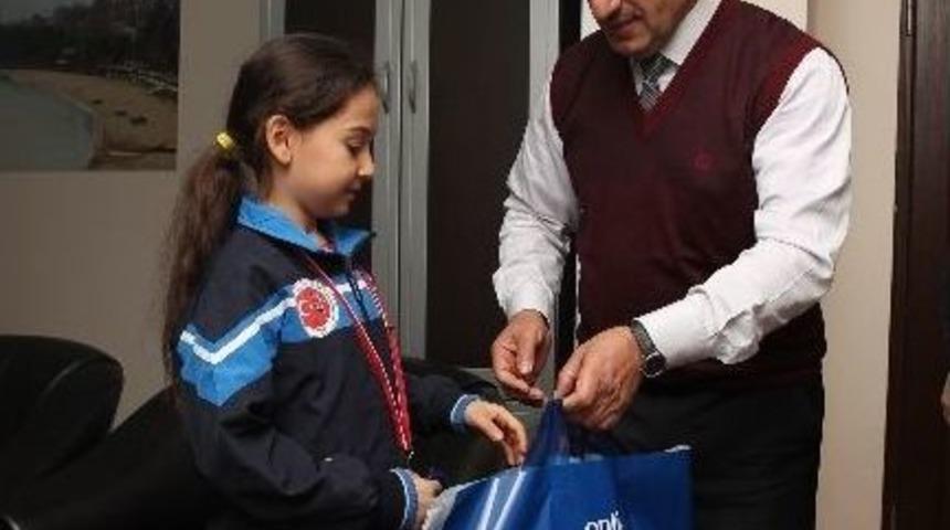 Balkan Şampiyonuna Halk Eğitim &Ouml;d&uuml;l&uuml;