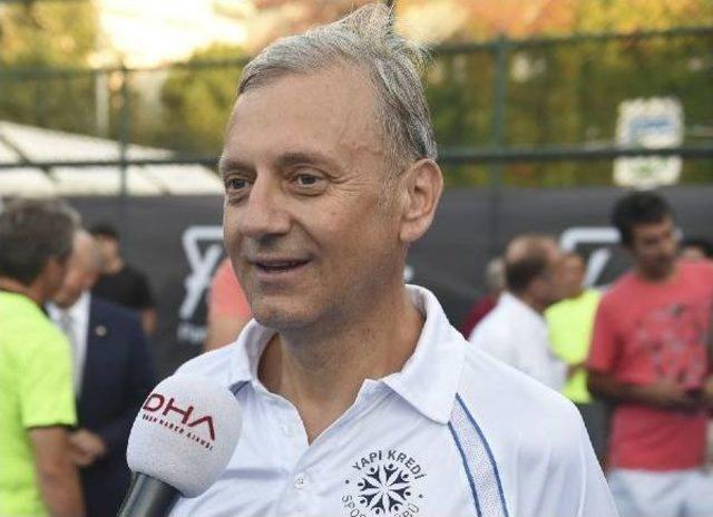 Türkiye'nin Imajına Destek Vermek Için Tenis Kortunda Gösteri Maçı Yaptılar