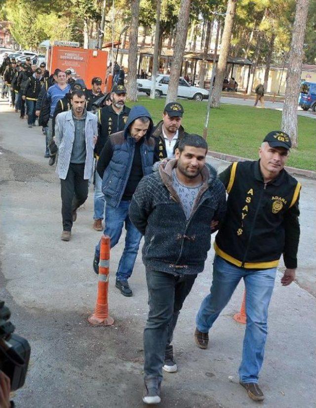 Parti Binasına Yine Kumar Baskını 1