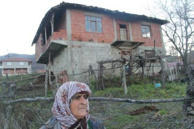 Eşine Şiddetten Uzaklaştırma Cezası Aldı, Çadırda Yaşıyor