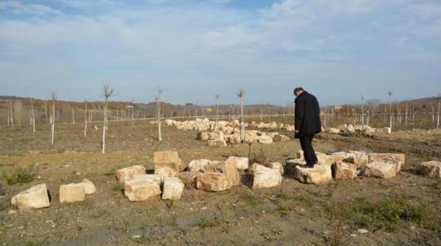 S&ouml;k&uuml;len Tarihi K&ouml;pr&uuml;n&uuml;n Taşları Ortada Bırakıldı