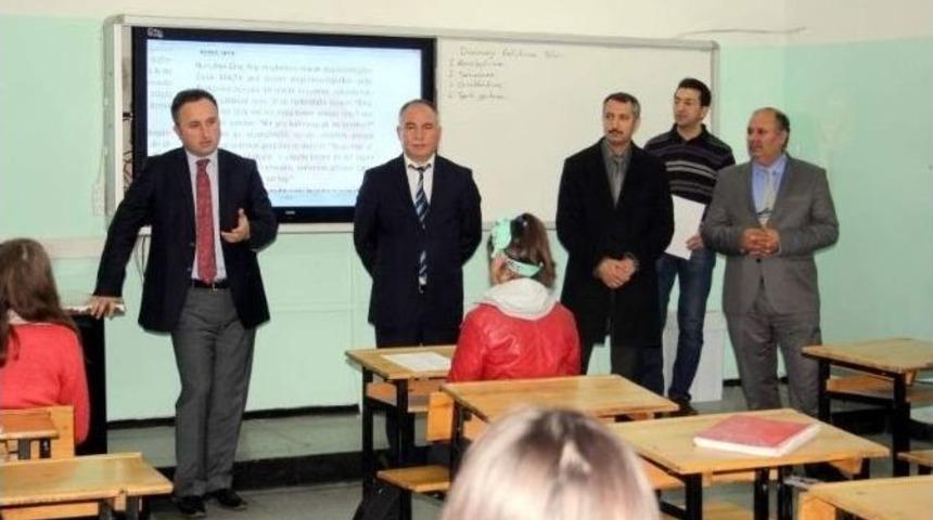M&uuml;d&uuml;r Coşkun Esen, K&uuml;tahya Lisesi&rsquo;nde