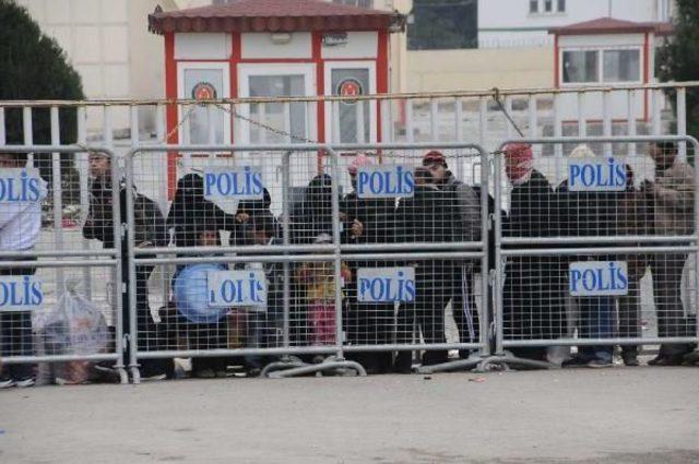 Suriyeli 300 Sığınmacı &Uuml;lkesine D&ouml;nd&uuml; 3