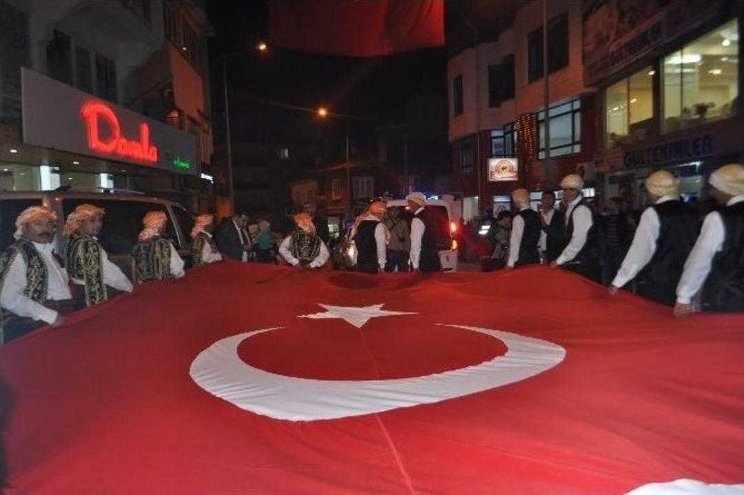 Demirci&rsquo;de Coşkulu Cumhuriyet Y&uuml;r&uuml;y&uuml;ş&uuml;