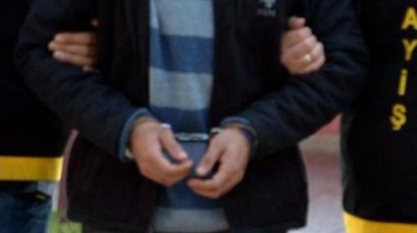 Pazarcı Gibi Davranan Polis, Yankesiciyi  Yakaladı