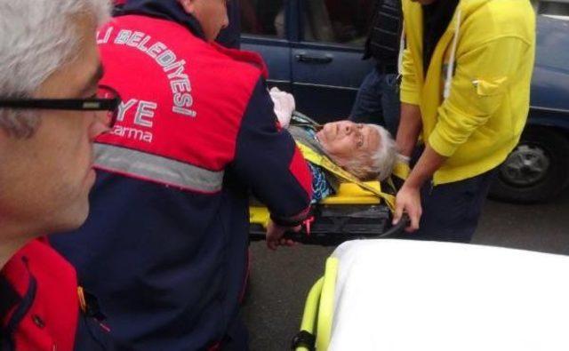 Yataktan Düşüp Yaralanan Yaşlı Kadının Kilitli Kapısını İtfaiye Açtı
