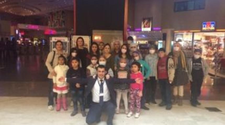 L&ouml;semi Hastası &Ccedil;ocukların Sinema Keyfi